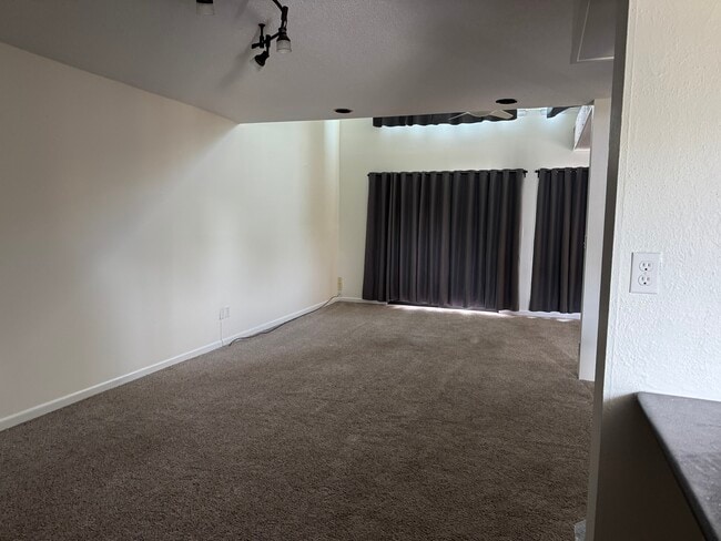 Building Photo - 121 Avenida 23