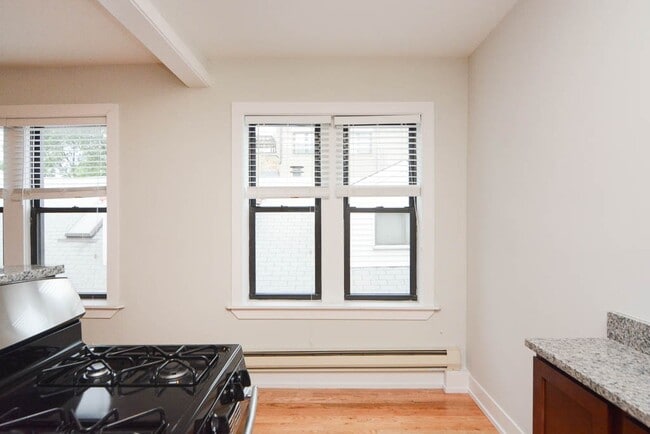 Building Photo - 2847 N Orchard St