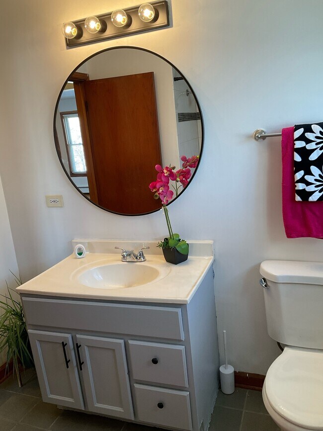 Foto del edificio - 2325 W Marquette rd