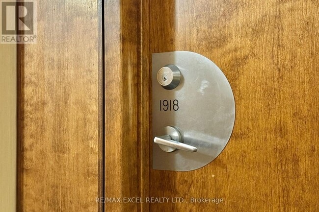 Photo du bâtiment - 3880 Duke of York Blvd