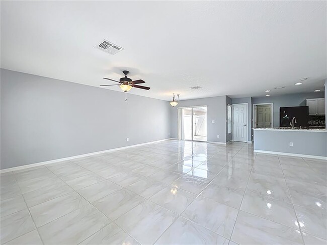 Foto del edificio - 12625 Tanja King Blvd