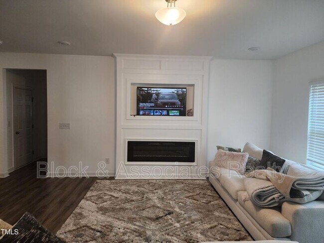 Foto del edificio - 396 Bent Willow Dr