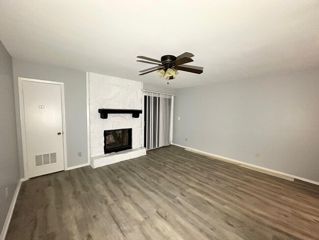 Building Photo - 6428 Parton Ct