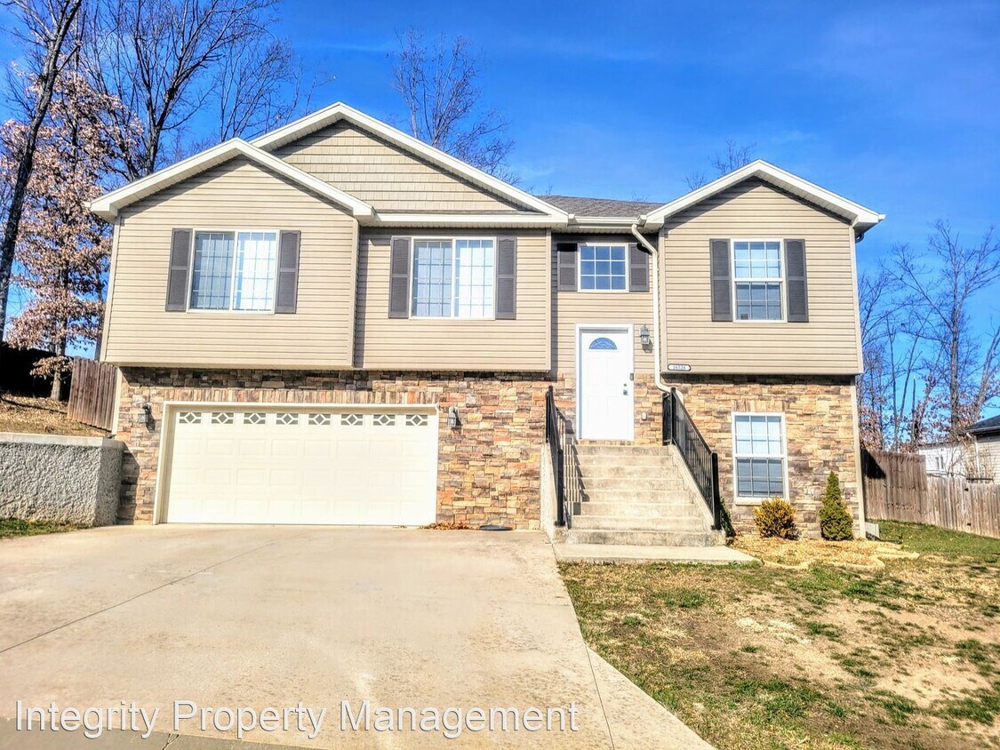 4 br, 3 bath House 16526 Heavenly House Rental in Saint Robert, MO