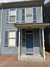 Building Photo - 305 S Kent St