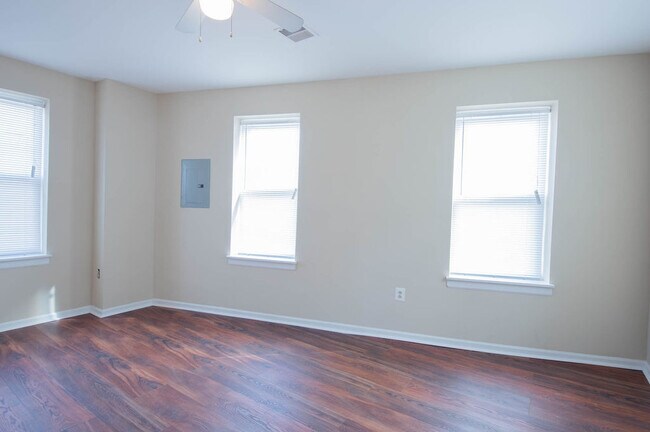 Foto del edificio - 2332 Frankford Ave