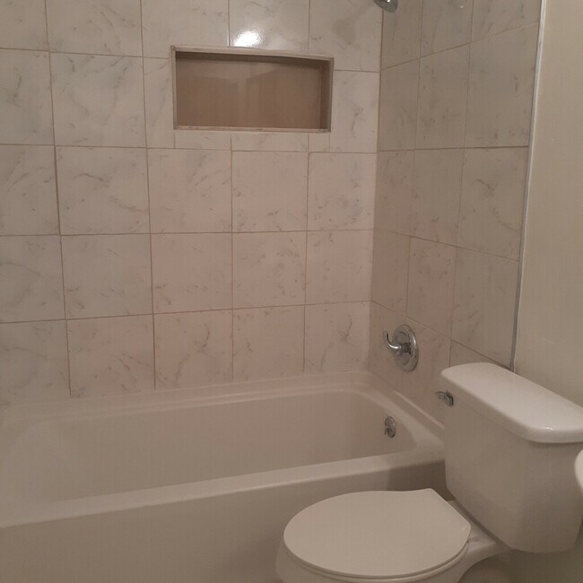 Foto del edificio - 122 Hazelcrest St