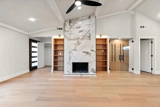Building Photo - 7639 Royal Ln