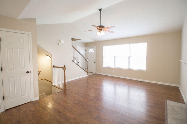 Foto del edificio - 1327 Valley Creek Ln