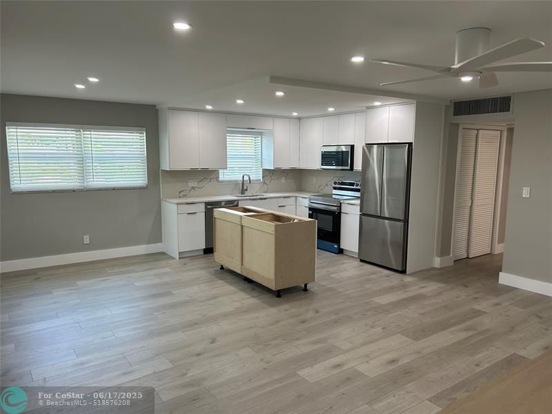 Foto principal - 5200 NE 24th Terrace