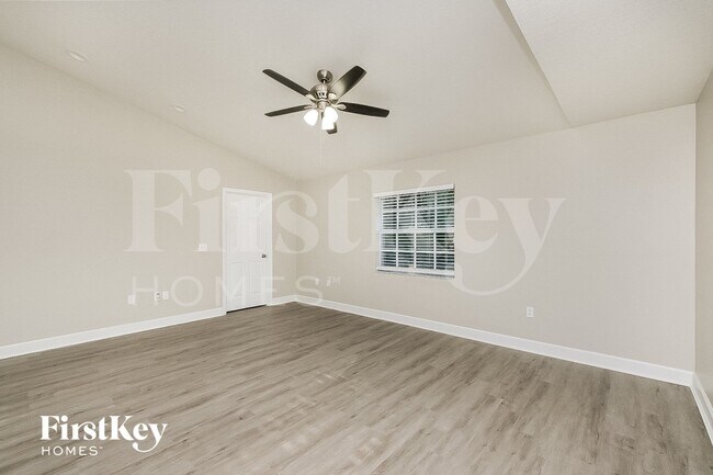 Foto del edificio - 5322 Plum Ave