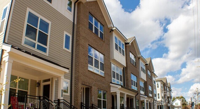 Foto del edificio - 17014 Fairmount Way