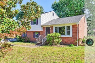 Building Photo - 8501 Woodward Dr