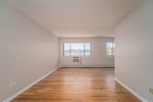 Building Photo - 5450 N Winthrop Ave