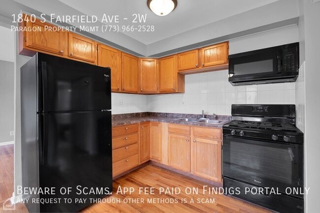 Building Photo - 1840-1850 S Fairfield Ave