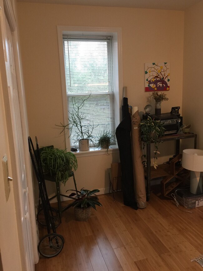 Building Photo - 761 S 3rd St