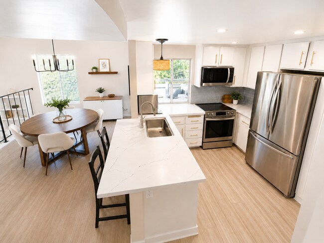 Cocina y comedor - 8775 Gilman Dr