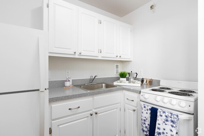 Estudio, 1BA - 374SF - Cocina - Hillcrest Hampton House
