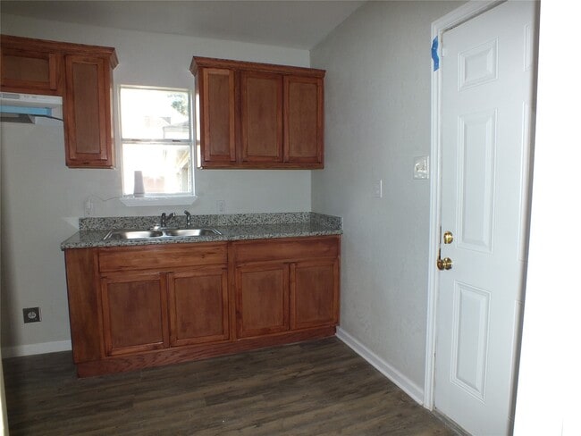 Foto del edificio - 1706 Wipprecht St