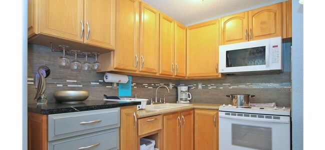 Building Photo - 14212 E Parsley Dr