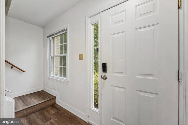 Building Photo - 14707 Bentley Square