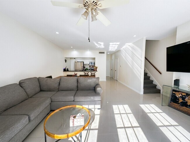 Foto del edificio - 384 Wilcrest Dr