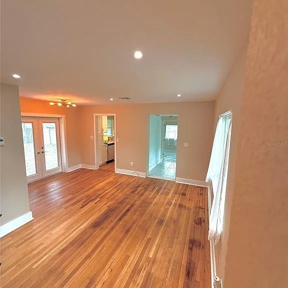 Foto del edificio - 238 N Main St