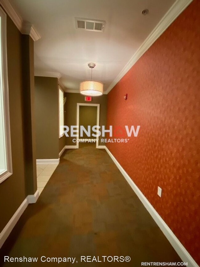 Building Photo - 1 br, 1.5 bath House - 3520 Central Ave #208