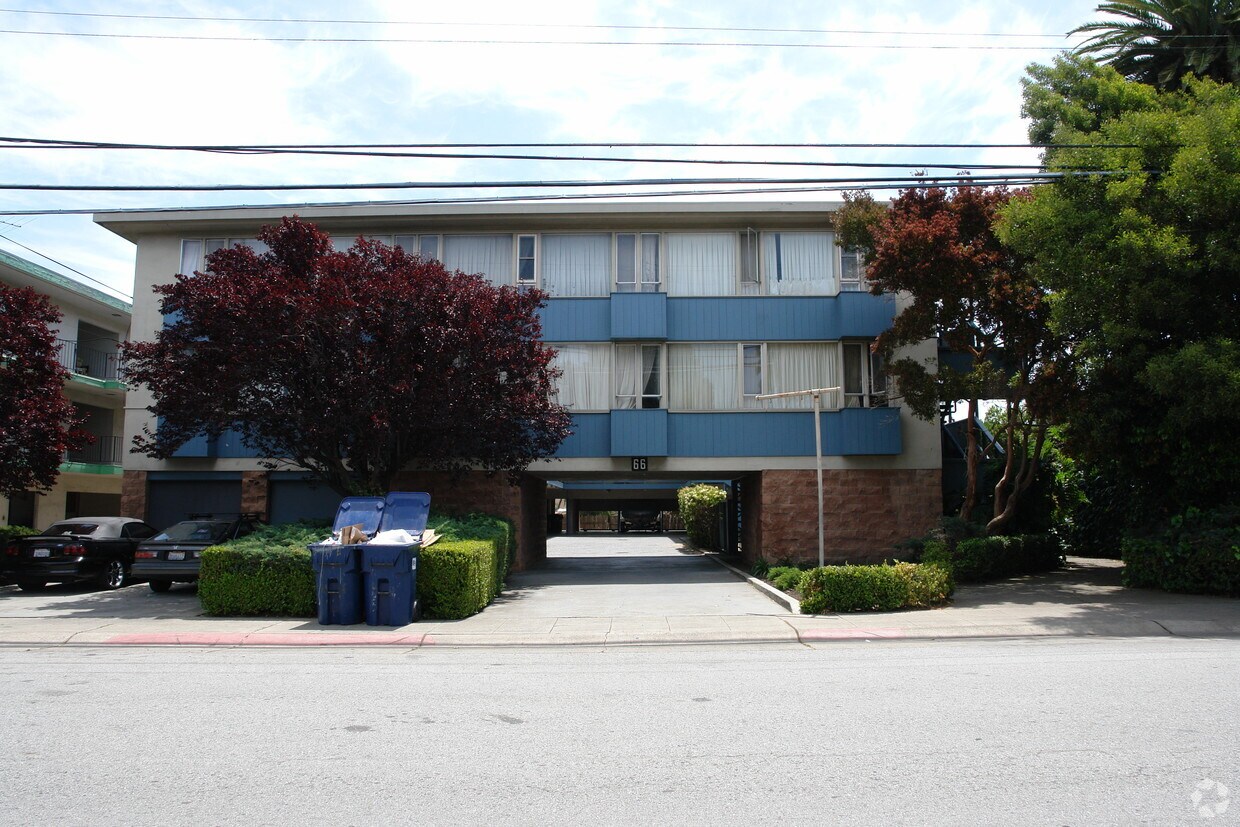 Building Photo - 66 East Thirty-Ninth