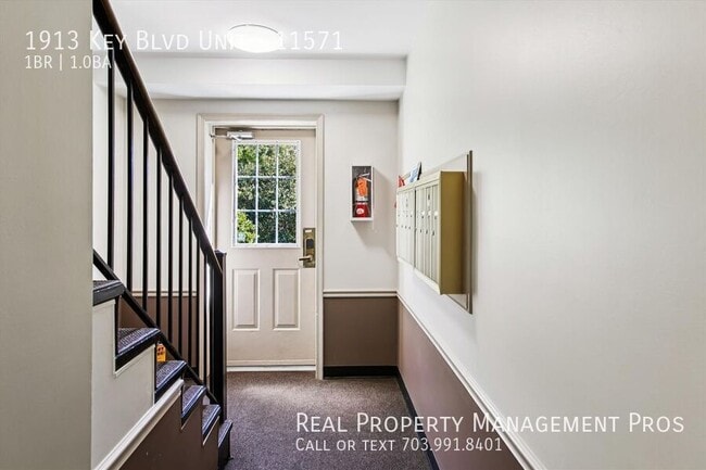 Photo - 1913 Key Blvd Apartment