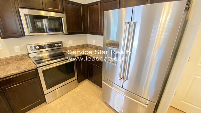 Foto del edificio - 6135 E Paradise Ln