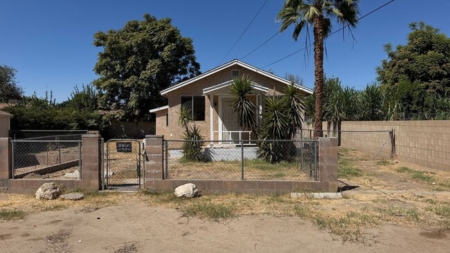 Building Photo - 113 1/2 Harris Drive, Rear House