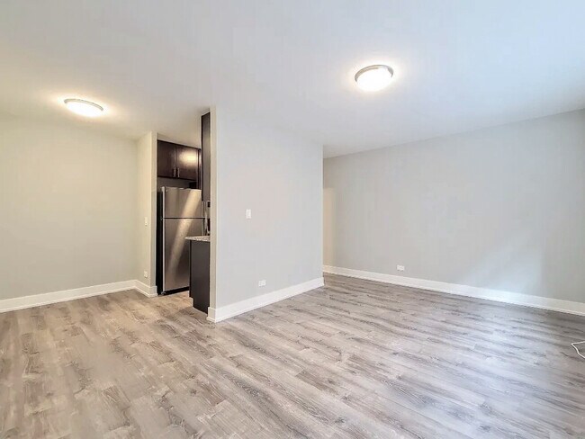 Foto del edificio - 525 W Surf St