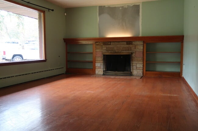 Building Photo - 3044 Kalamazoo Ave SE