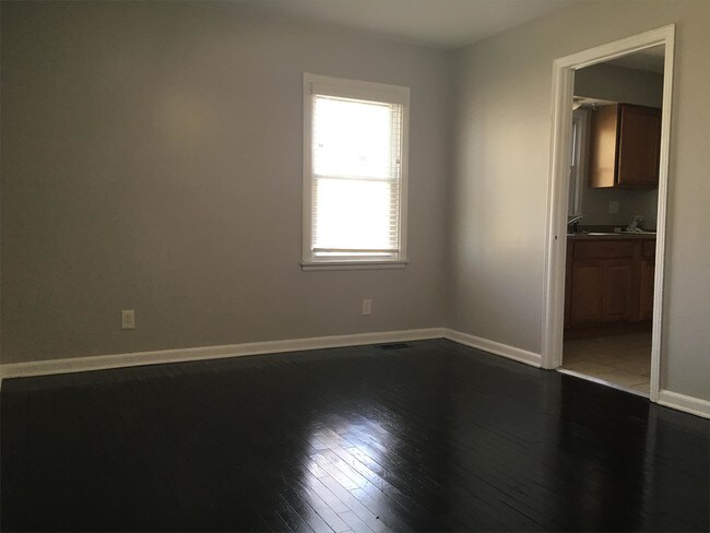 Building Photo - 1633 Patton Ave