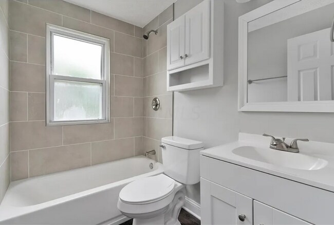 Foto del edificio - 327-329-329 S Wayne Ave