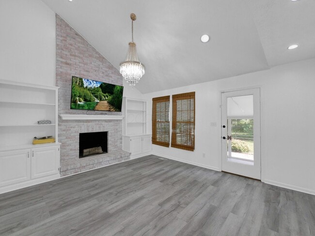 Building Photo - 6880 Pine Bark Ln