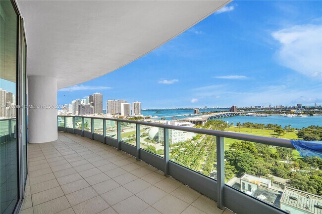 Foto del edificio - 900 Biscayne Blvd