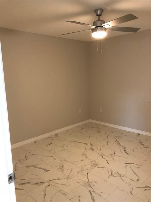 Building Photo - 345 Parkland Ave