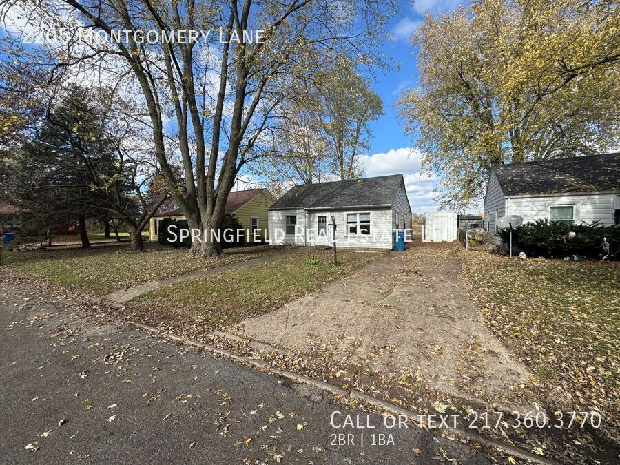 Primary Photo - Cozy 2 Bed, 1 Bath House with Updated Floo...