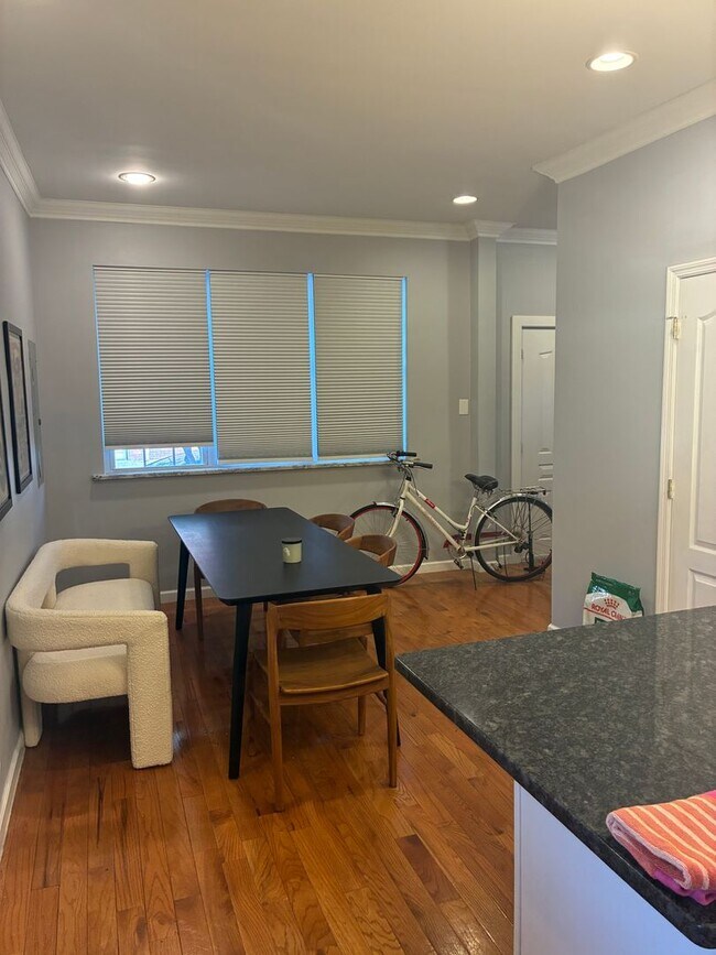 Building Photo - SPACIOUS LAWRENCEVILLE 3 BED 2.5 BATH! PER...