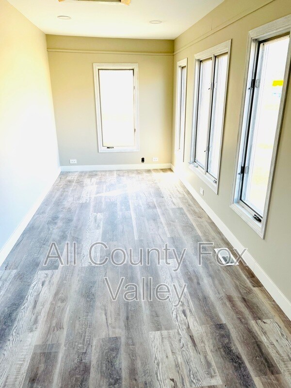 Building Photo - 301 Sexauer Ave