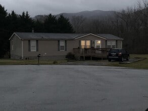 Building Photo - 307 Tammy Lynn Cir