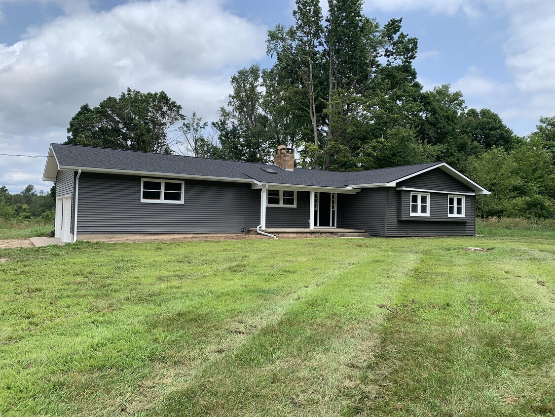 Primary Photo - 4748 Beecher Rd