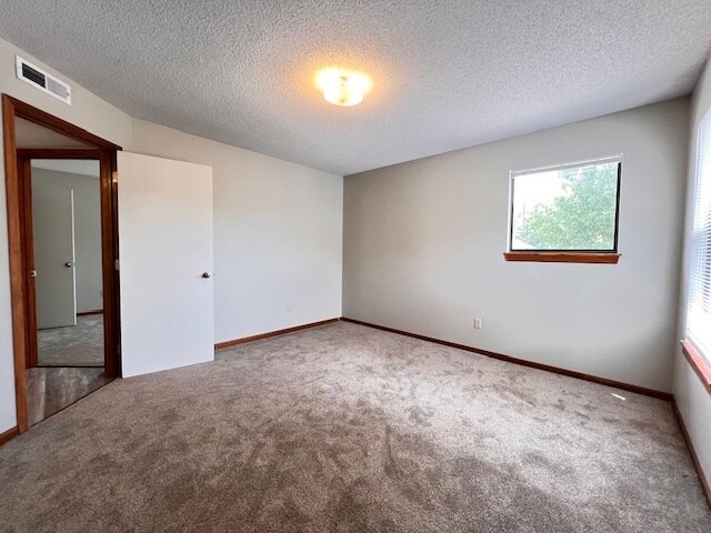 Foto del edificio - 1023 NE Lindsay Ave