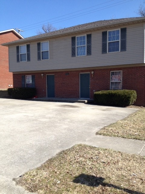 Vista frontal - 215 McDaniel Ave