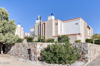 Building Photo - 6201 Escondido Dr Building Photo - 6201 Escondido Dr