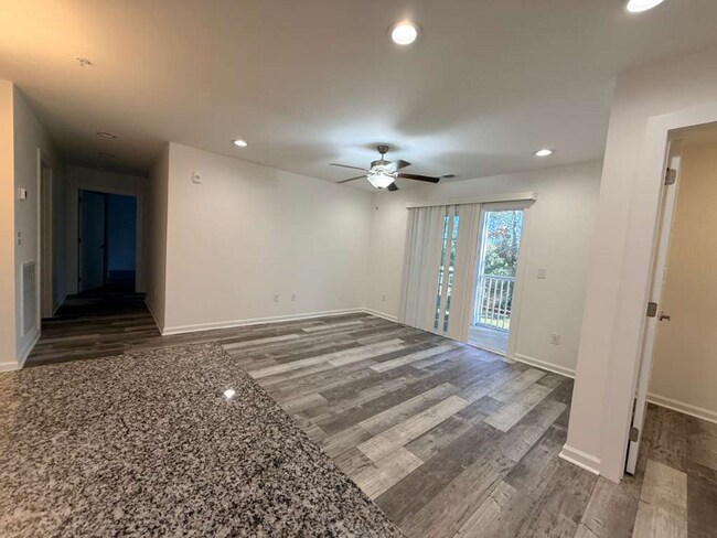 Foto del edificio - 171 Charter Dr