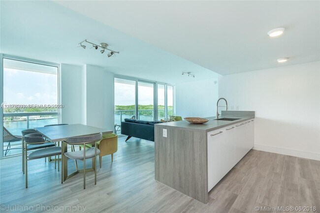 Foto del edificio - 400 Sunny Isles Blvd