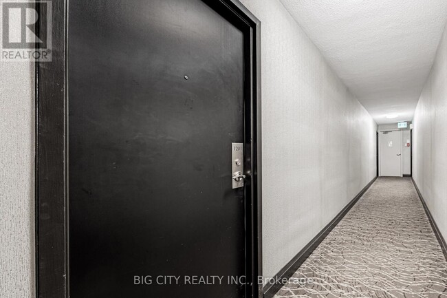 Building Photo - 2721 Victoria Park Ave